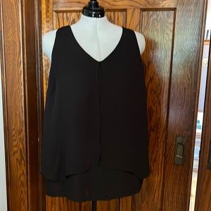 Flowy two layer tank